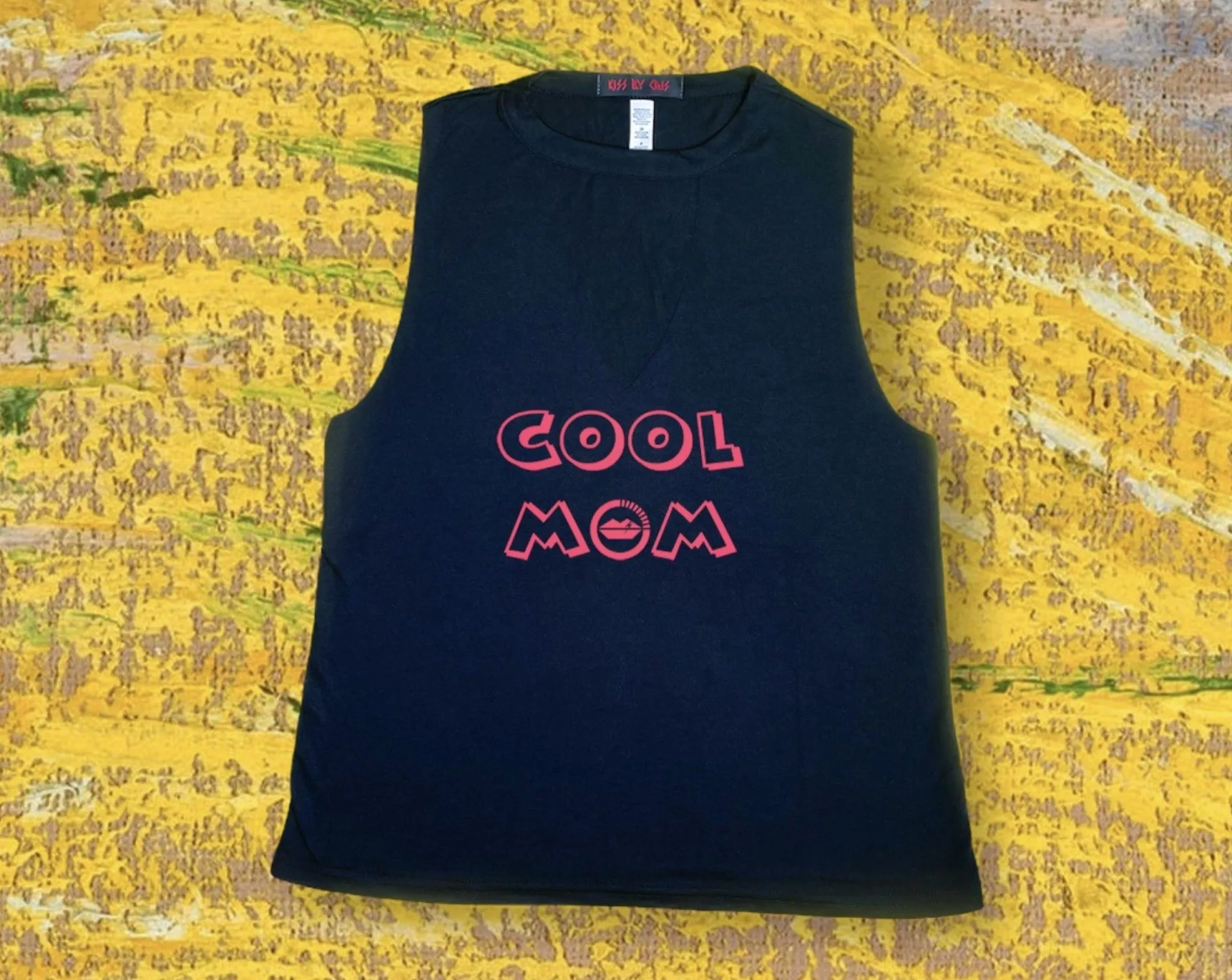 COOL MOM IV cut-neck tank