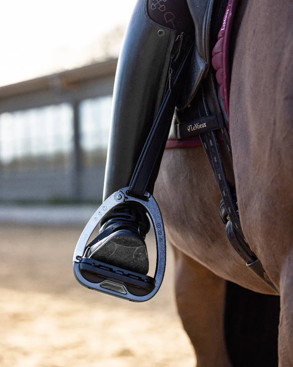 LeMieux Vector Balance Stirrup