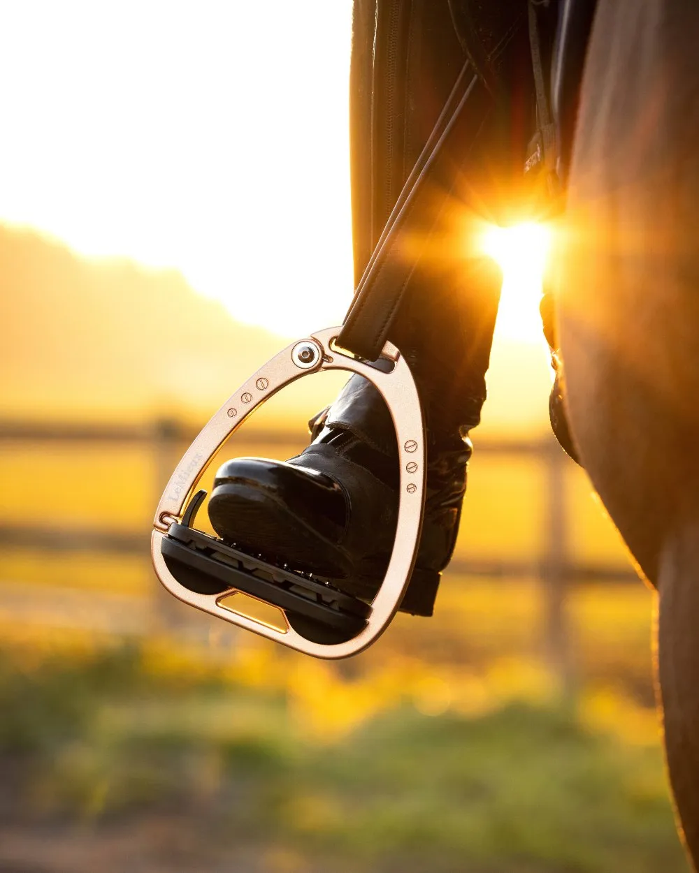 LeMieux Vector Balance Stirrup